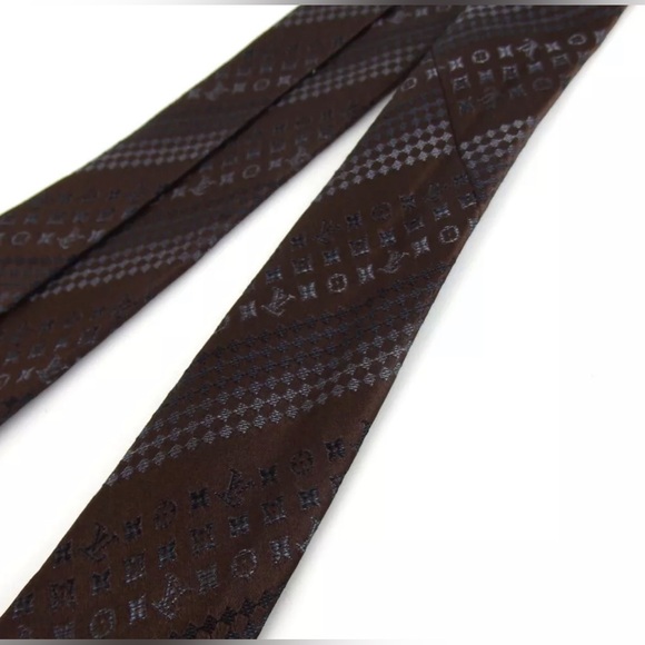 LOUIS VUITTON Monogram Silk Tie 😍 - Picture 10 of 10